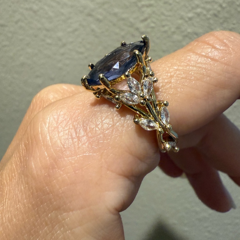 Elegant Gold and Purple Gemstone Ring 7, 8 - Picture 6 of 6
